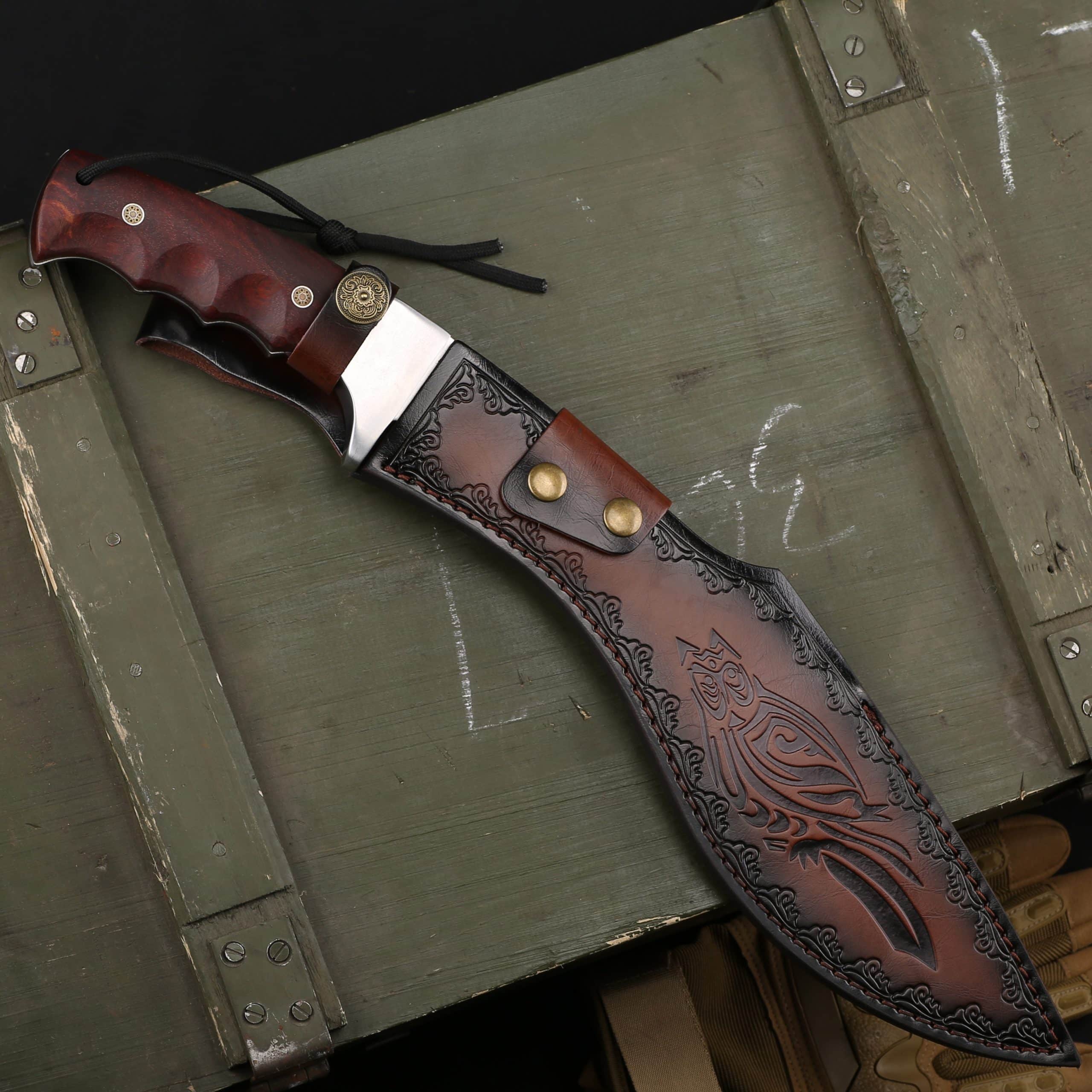 Oversized kukri style knife – collectible display piece
