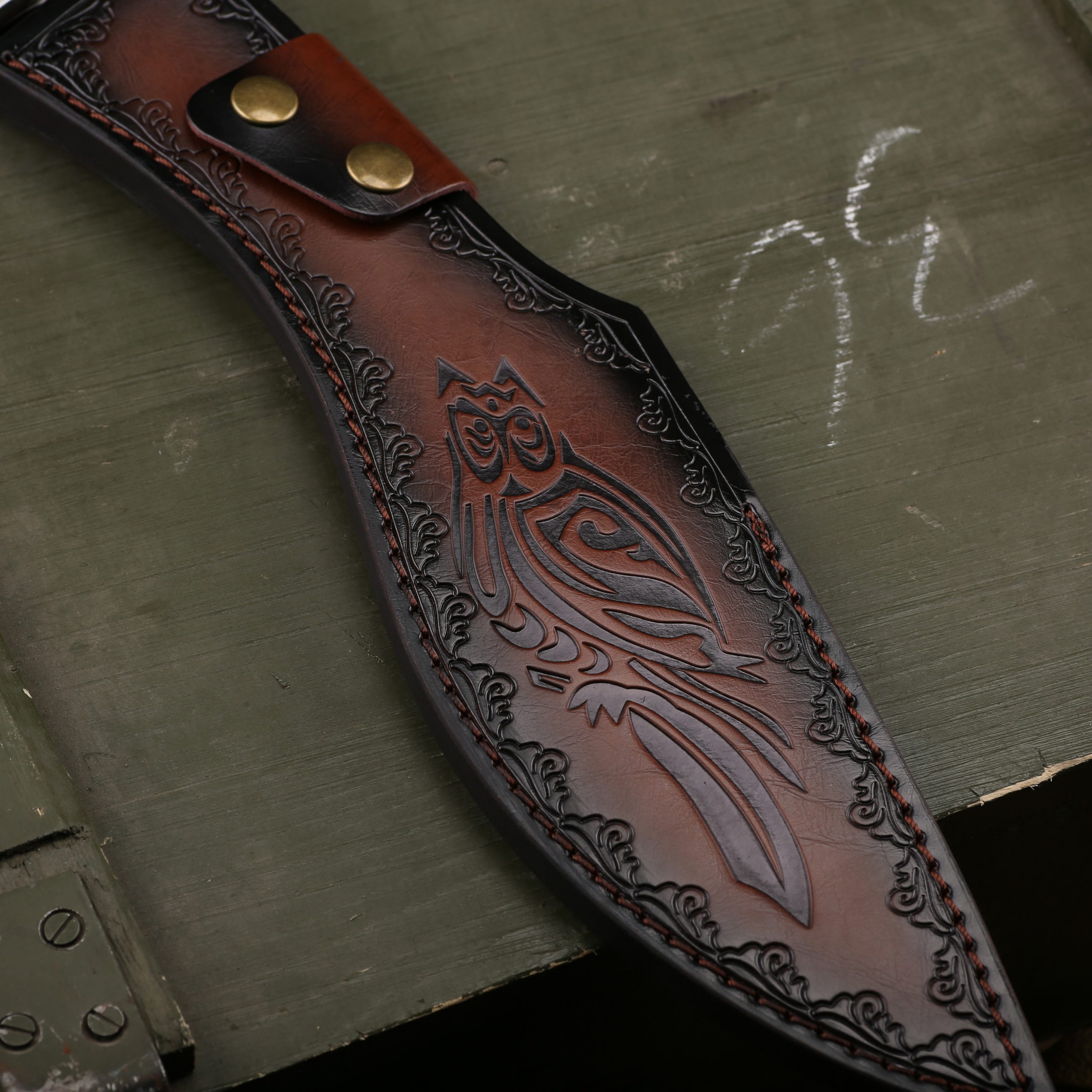 Oversized kukri style knife – embossed leather sheath, premium quality