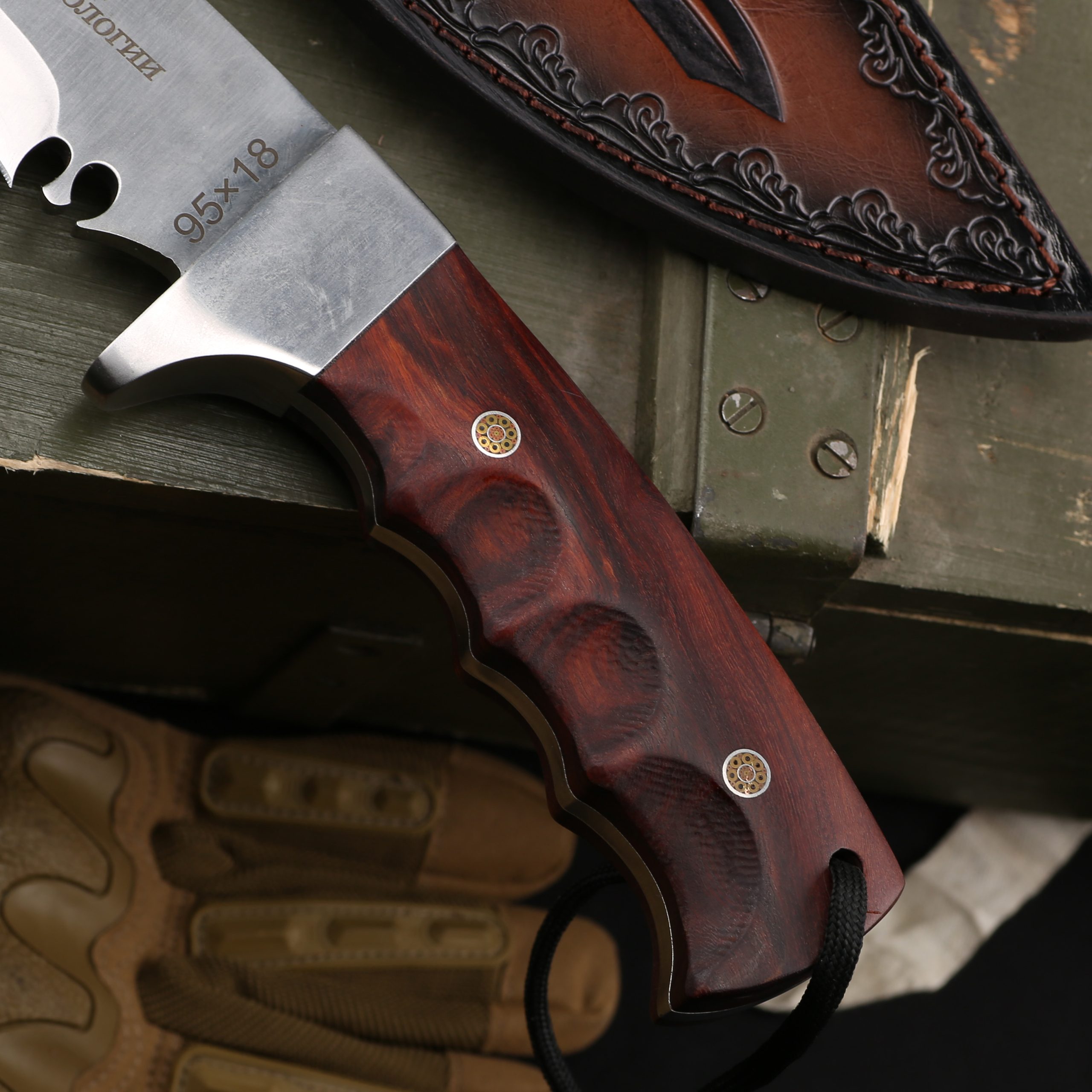 Oversized kukri style knife – full tang – hardwood handle, ergonomic grip