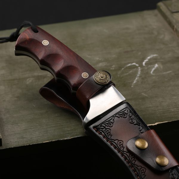 Oversized kukri style knife – full tang construction